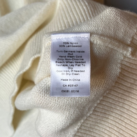 Talbots Labswool Blend Red Blue Fair Isle Sweater - Picture 8 of 11